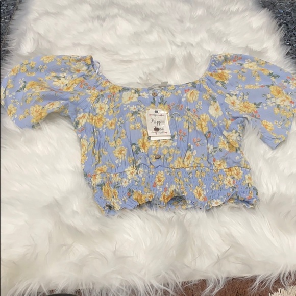 Hippie Rose
Juniors' Smocked-Waist Blouse - Picture 3 of 7